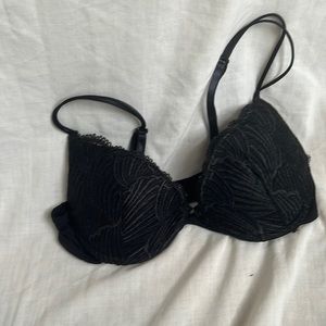Black Jaclyn Smith Push-up Bra with Seashell Pattern